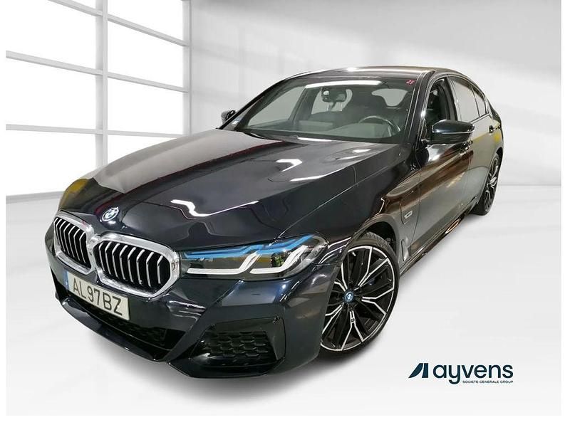 Preto Usado 2021 BMW 545e SUV | € 50.500 - Imagem 1/4