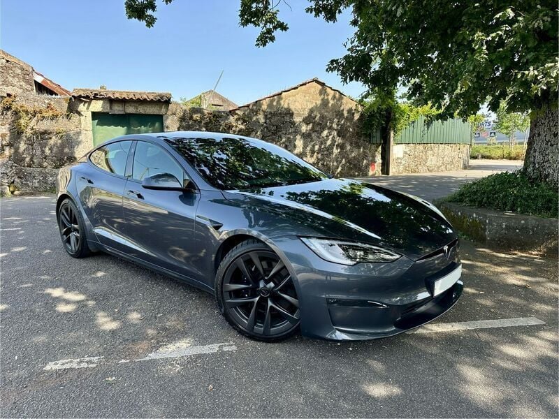 Antracite Usado 2022 Tesla Model S Plaid Sedan | € 76.990 - Imagem 1/4