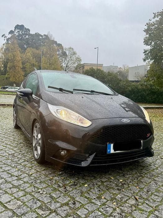 Usado 2015 Ford Fiesta ST | € 12.500 - Imagem 1/4