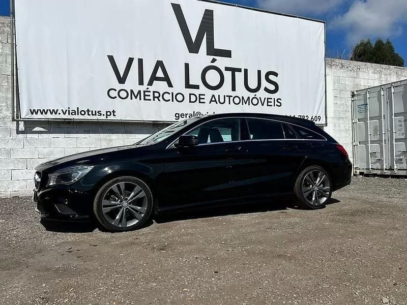 Preto Usado 2016 Mercedes CLA180 Shooting Brake Style Carrinha | € 19.750 (Bom preço) - Imagem 1/4