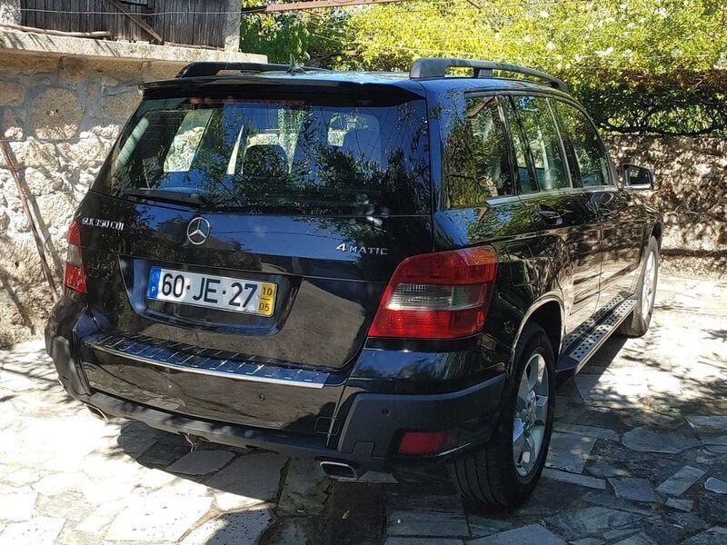 Preto Usado 2010 Mercedes GLK350 SUV | € 16.950 - Imagem 1/4