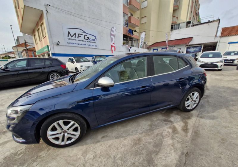 Azul Usado 2016 Renault Mégane III | € 13.699 (Preço elevado) - Imagem 1/4