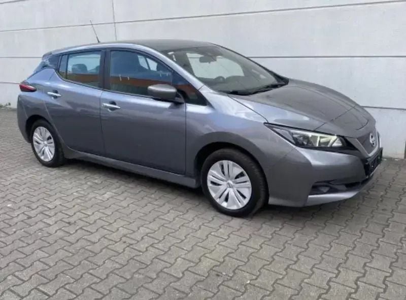 Cinzento Usado 2020 Nissan Leaf Acenta Citadino | € 12.990 - Imagem 1/4