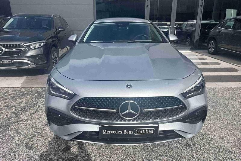 Usado Mercedes 220 197 HP (144 kW) 2025 Cinzento
