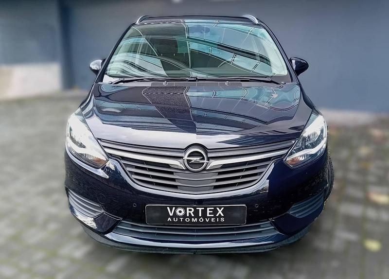 Usado Opel Zafira Life Innovation 134 HP (98 kW) 2019 Preto Monovolume