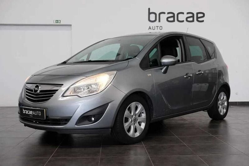 Cinzento Usado 2010 Opel Meriva Cosmo Monovolume | € 7.900 (Preço justo) - Imagem 1/4