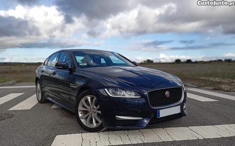 Azul Usado 2018 Jaguar XF R-Sport Sedan | € 22.500 (Bom preço) - Imagem 1/1