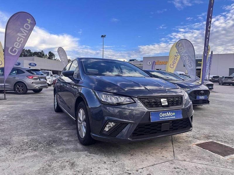 Cinzento Usado 2023 Seat Ibiza | € 14.990 (Preço justo) - Imagem 1/4