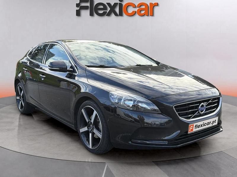 Preto Usado 2015 Volvo V40 R-Design | € 14.490 (Preço justo) - Imagem 1/4
