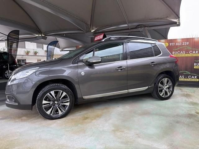 Usado Peugeot 2008 83 HP (61 kW) 2016 Cinzento SUV