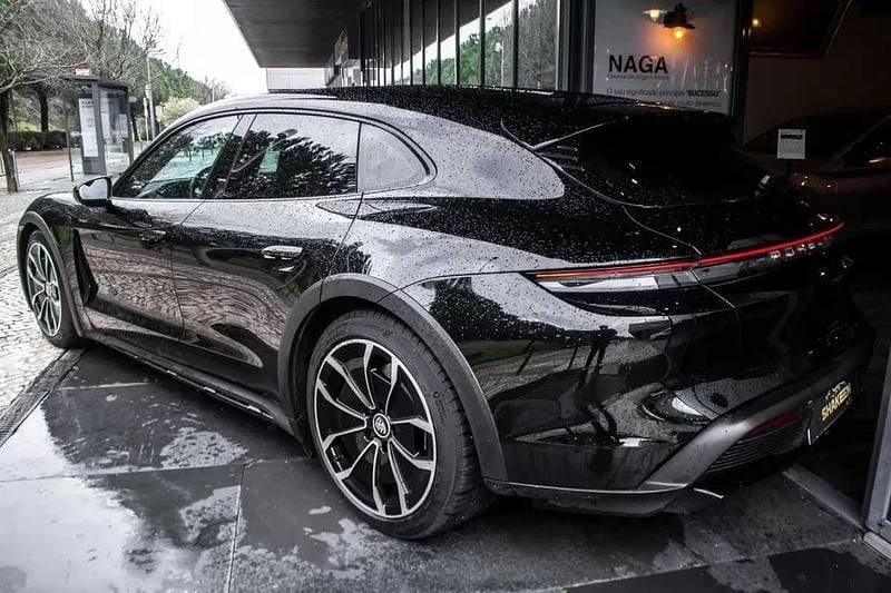 Usado Porsche Taycan Cross Turismo 279 kW (380 HP) 2021 Preto Carrinha