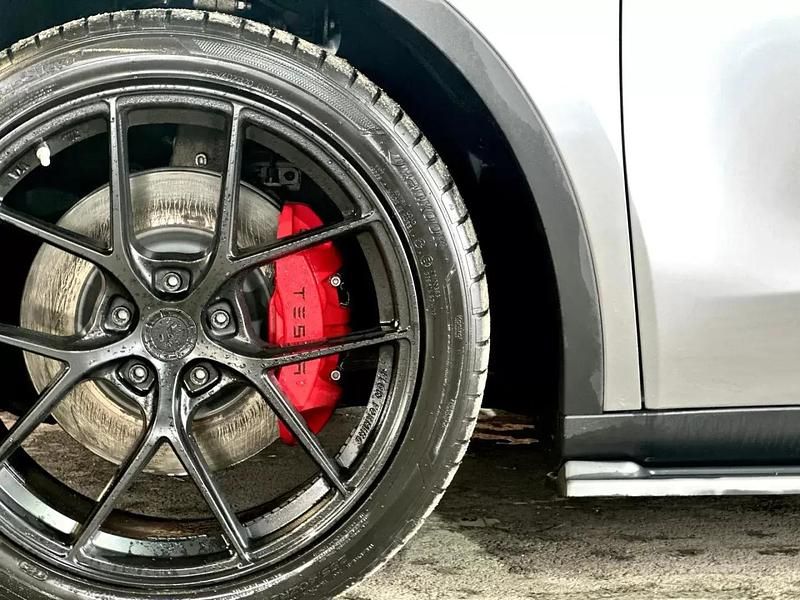 Usado Tesla Model Y 378 kW (514 HP) 2023 Cinza prata SUV