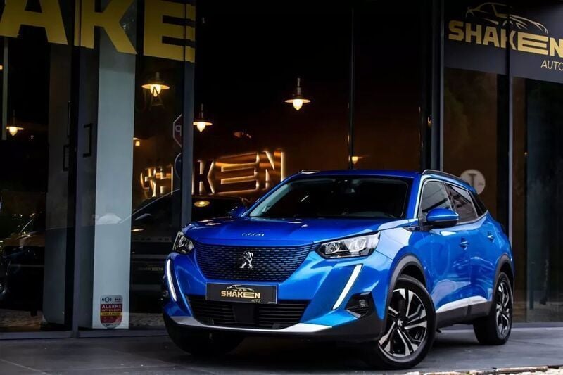 Azul Usado 2021 Peugeot e-2008 Style SUV | € 20.850 (Preço justo) - Imagem 1/4