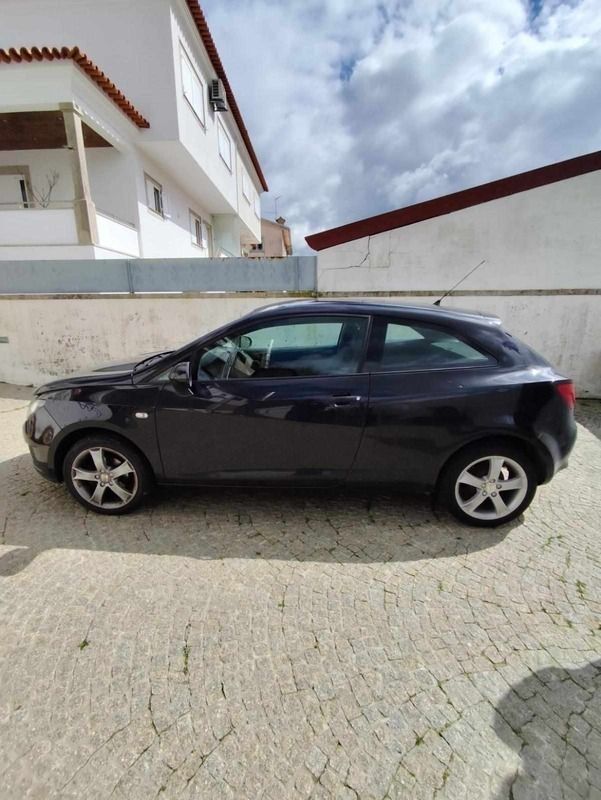 Preto Usado 2011 Seat Ibiza ST Carrinha | € 4.000 - Imagem 1/4