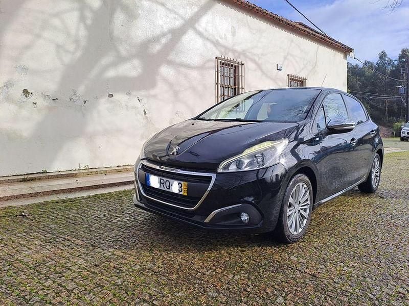 Usado 2016 Peugeot 208 Style Citadino | € 7.600 (Bom preço) - Imagem 1/4