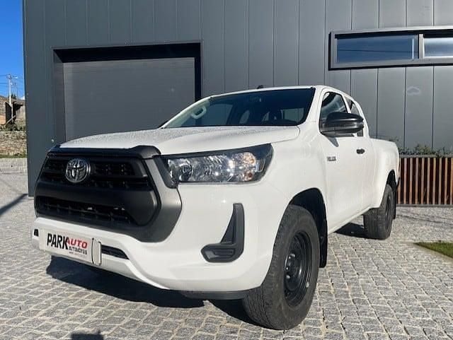 Usado Toyota HiLux 150 HP (110 kW) 2024 Branco Pickup