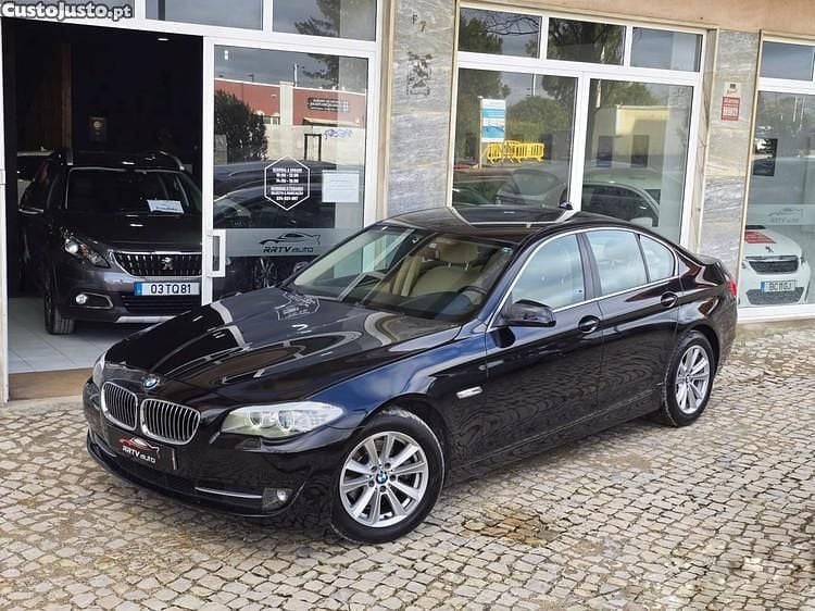 Usado BMW 520 Luxury Line 184 HP (135 kW) 2011 Preto Sedan