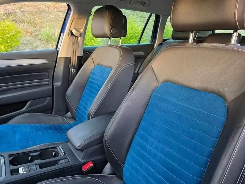 Usado VW Passat 150 HP (110 kW) 2022 Azul Carrinha