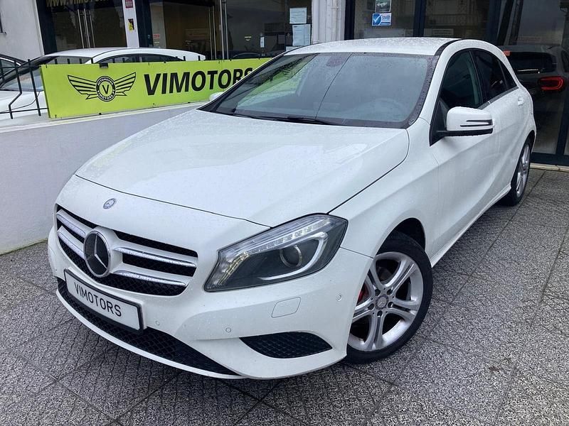 Usado Mercedes A180 Urban 109 HP (80 kW) 2014 Branco