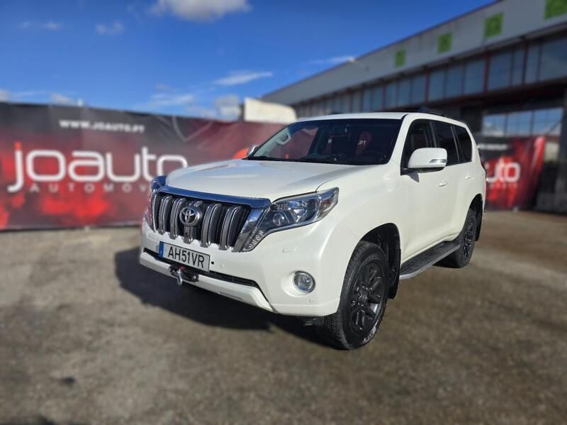 Branco Usado 2015 Toyota Land Cruiser SUV | € 72.900 - Imagem 1/4