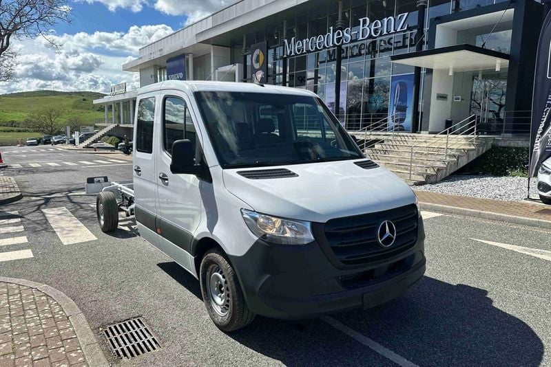 Branco Novo 2025 Mercedes Sprinter Van | € 46.000 (Caro) - Imagem 1/4