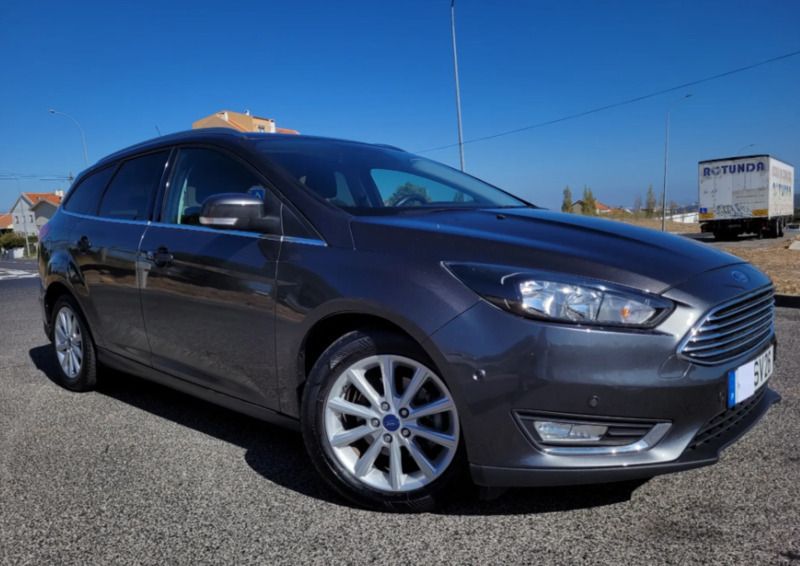 Cinzento Usado 2017 Ford Focus Carrinha | € 10.350 (Preço justo) - Imagem 1/4