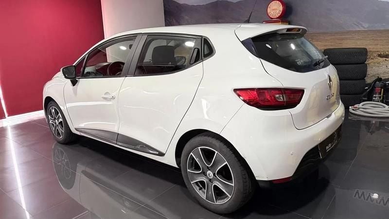 Usado Renault Clio IV 75 HP (55 kW) 2015 Branco