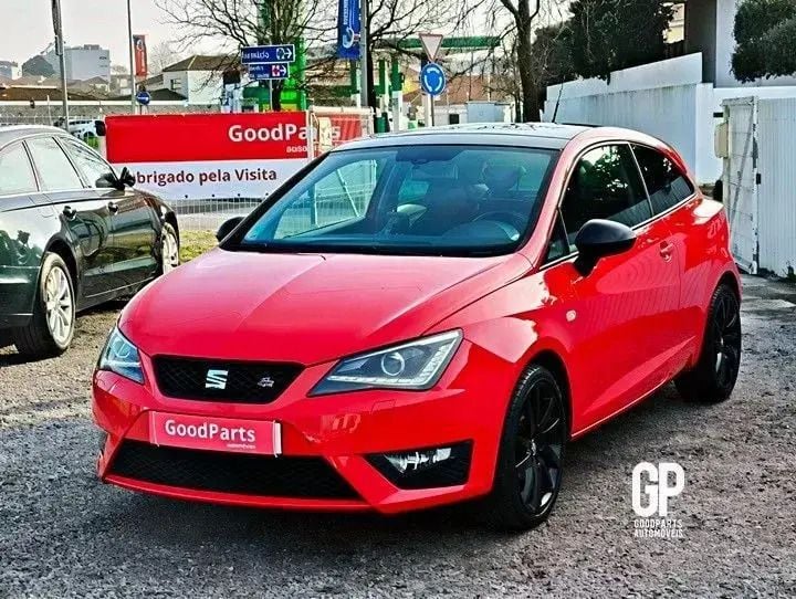 Vermelho Usado 2015 Seat Ibiza SC FR Citadino | € 10.990 (Preço justo) - Imagem 1/4