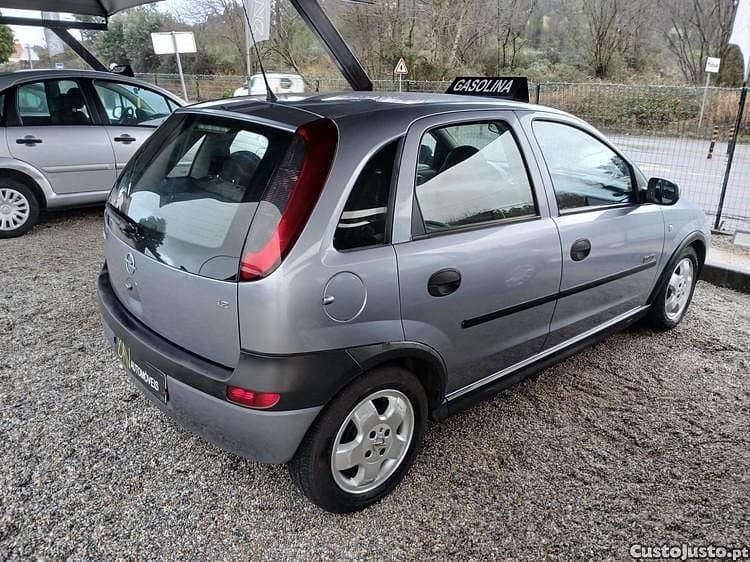 Usado Opel Corsa 75 HP (55 kW) 2003 Cinza Citadino