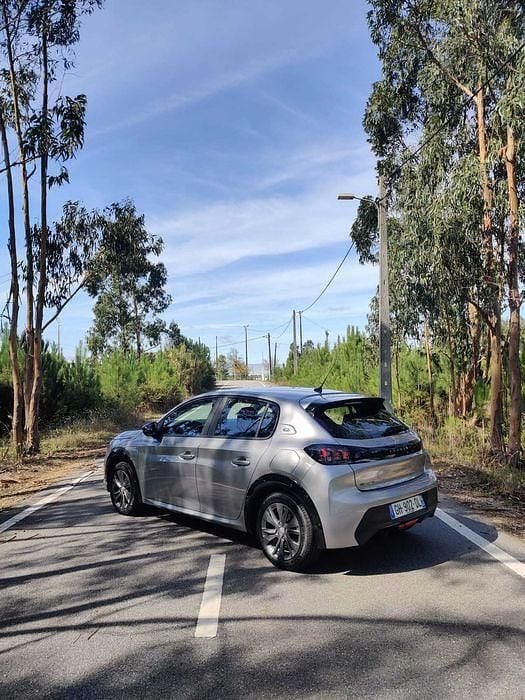 Usado 2022 Peugeot e-208 Citadino | € 16.400 (Bom preço) - Imagem 1/4