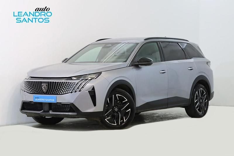 Usado Peugeot 5008 145 HP (106 kW) 2025 Cinzento SUV