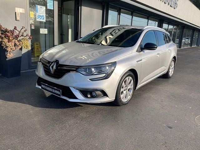 Usado Renault Mégane IV 115 HP (84 kW) 2020 Cinzento Carrinha