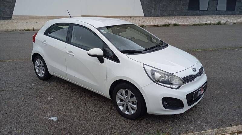 Branco Usado 2012 Kia Rio | € 6.750 (Preço justo) - Imagem 1/4