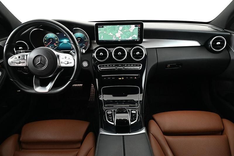 Usado Mercedes C220 AMG line 194 HP (142 kW) 2019 Preto Sedan