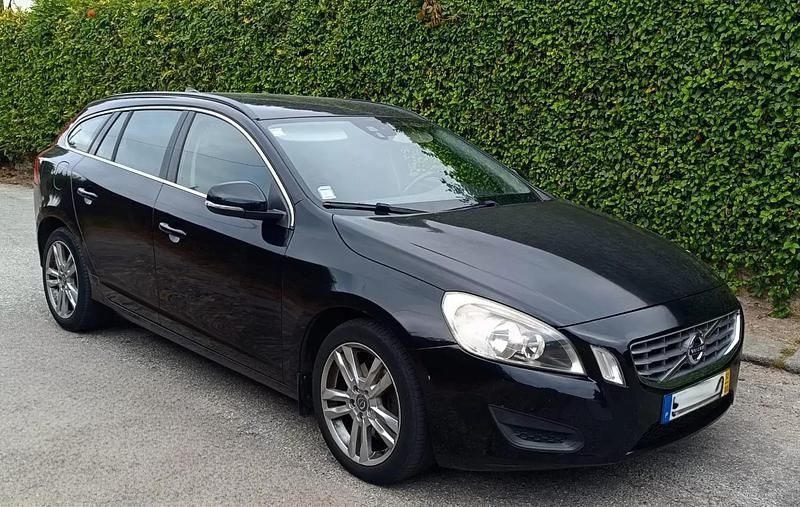 Preto Usado 2012 Volvo V60 Momentum Carrinha | € 10.950 (Preço justo) - Imagem 1/2