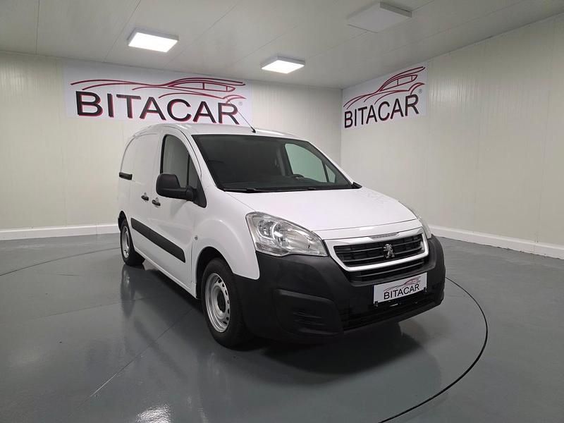 Branco Usado 2018 Peugeot Partner Van | € 16.500 (Caro) - Imagem 1/4