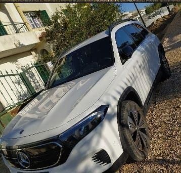 Usado 2023 Mercedes EQB300 SUV | € 49.999 - Imagem 1/4