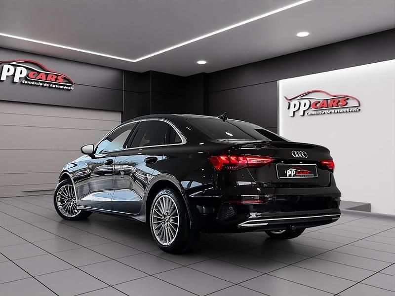 Usado Audi A3 110 HP (80 kW) 2022 Preto Sedan