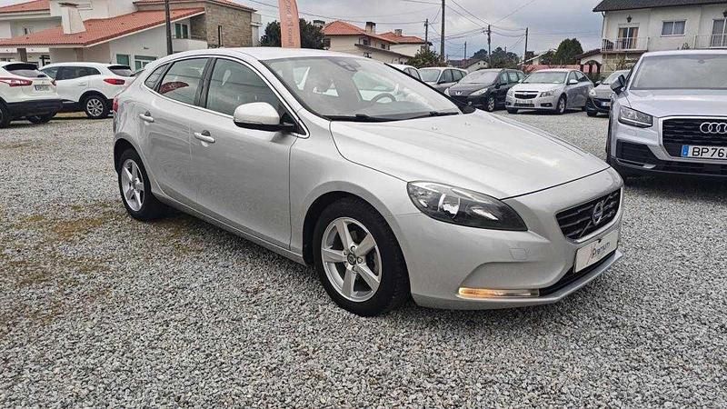 Usado Volvo V40 Kinetic 115 HP (84 kW) 2015 Cinzento Carrinha