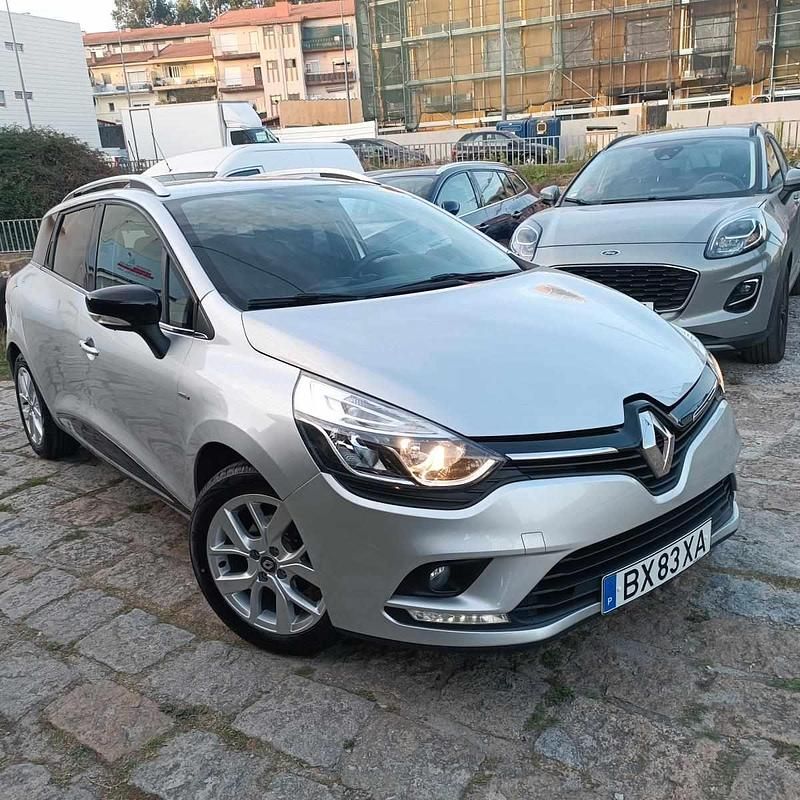 Usado Renault Clio V 90 HP (66 kW) 2020 Cinzento Carrinha