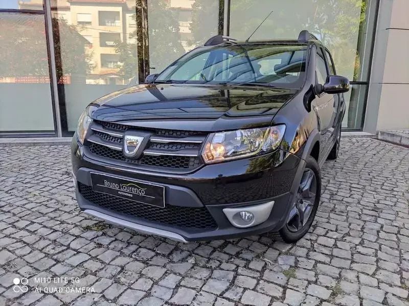 Usado Dacia Sandero Stepway 90 HP (66 kW) 2015 Preto Citadino
