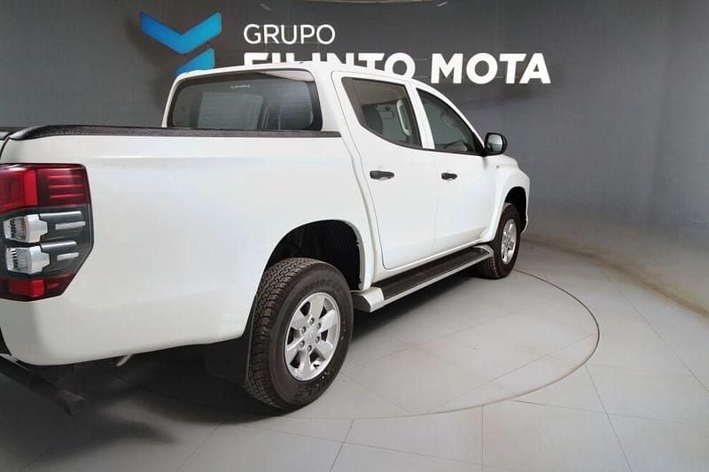 Usado Mitsubishi L200 Invite 150 HP (110 kW) 2022 Branco Pickup