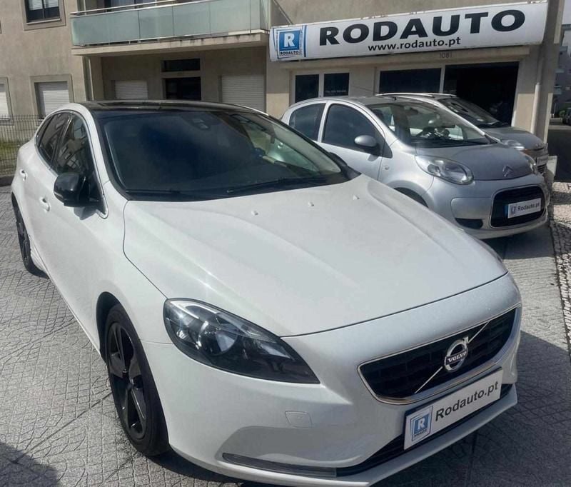 Branco Usado 2012 Volvo V40 Carrinha | € 9.900 (Preço justo) - Imagem 1/4