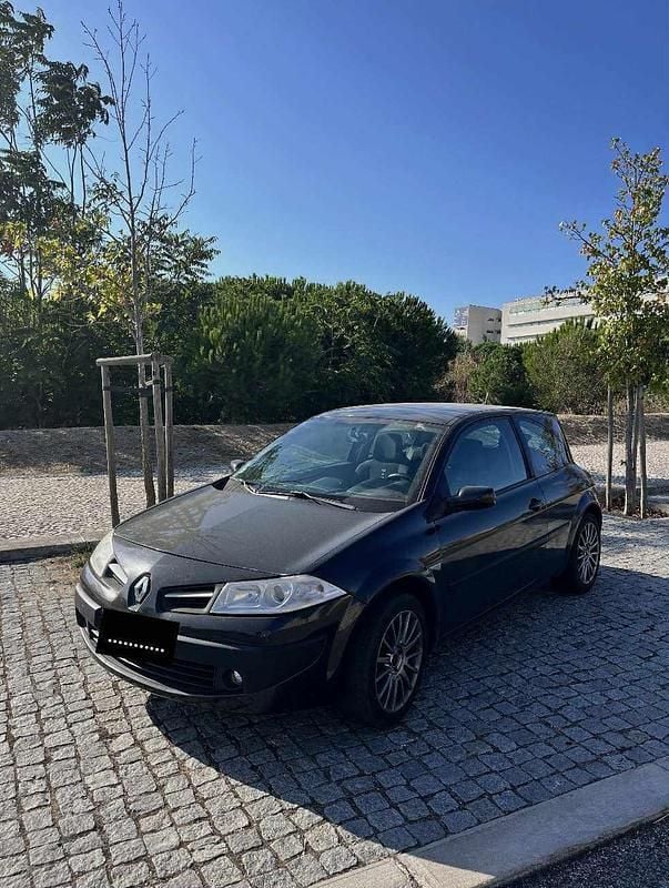 Preto Usado 2008 Renault Mégane III Citadino | € 3.750 (Preço justo) - Imagem 1/4
