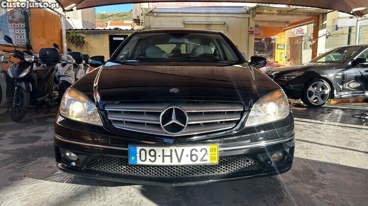 Preto Usado 2009 Mercedes CLC200 Avantgarde Citadino | € 9.750 - Imagem 1/1