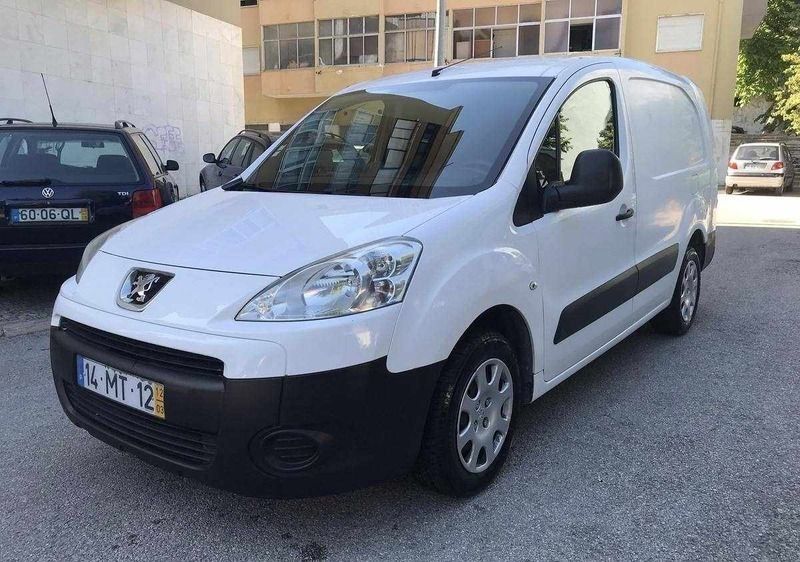 Branco Usado 2012 Peugeot Partner Monovolume | € 3.000 - Imagem 1/4