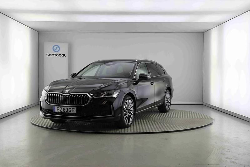 Preto Novo 2025 Skoda Superb Carrinha | € 43.037 (Preço justo) - Imagem 1/4