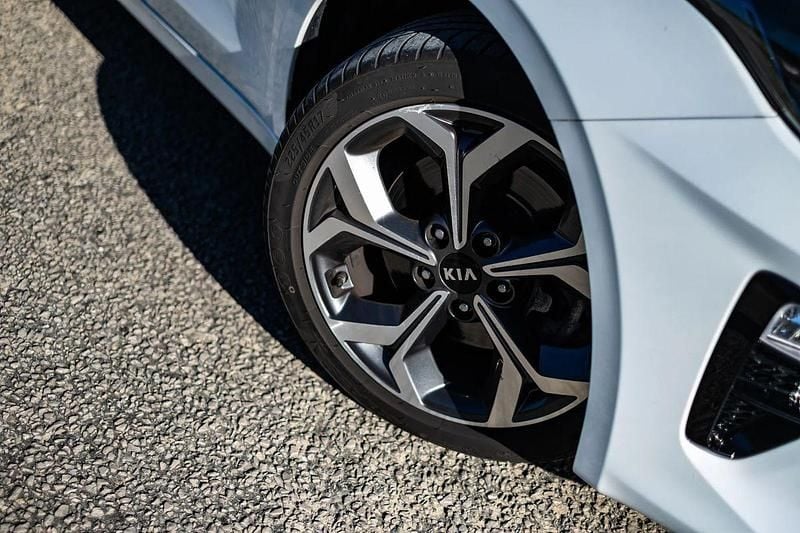 Usado Kia Ceed GT GT-Line 136 HP (100 kW) 2019 Branco