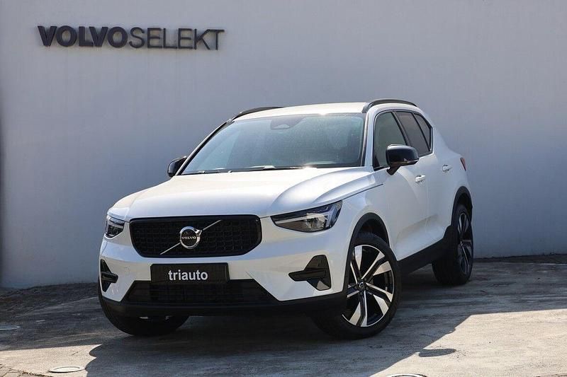 Branco Novo 2025 Volvo XC40 Plus SUV | € 44.700 (Caro) - Imagem 1/4