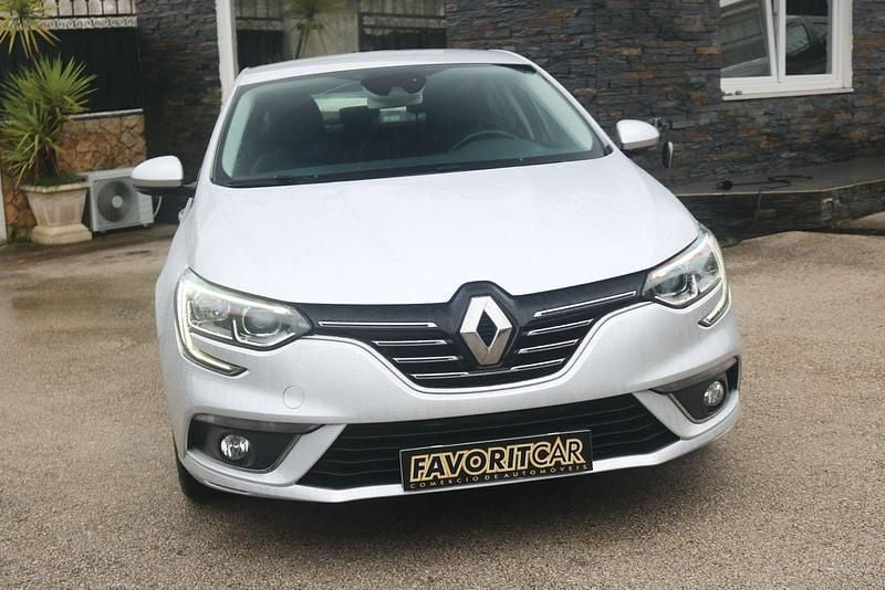Usado Renault Mégane IV Dynamique 110 HP (80 kW) 2016 Cinza Sedan